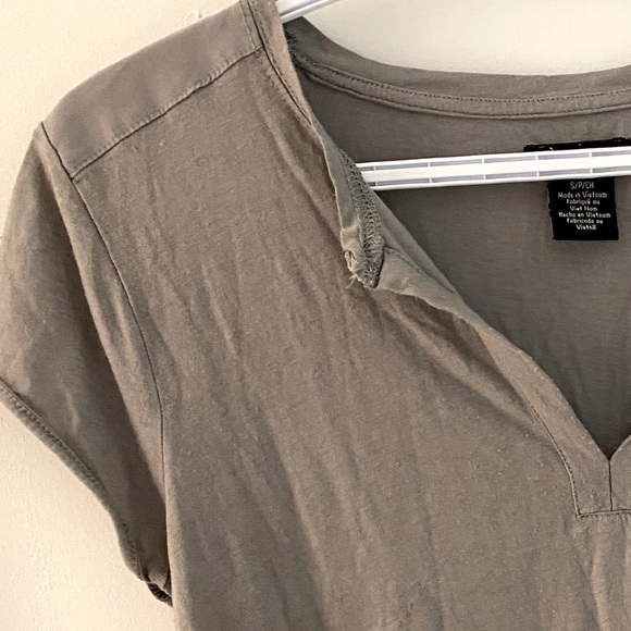 Calvin Klein T-Shirt - Picture 2 of 2